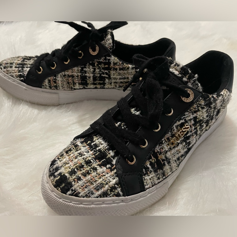 Size 8 Guess sneakers